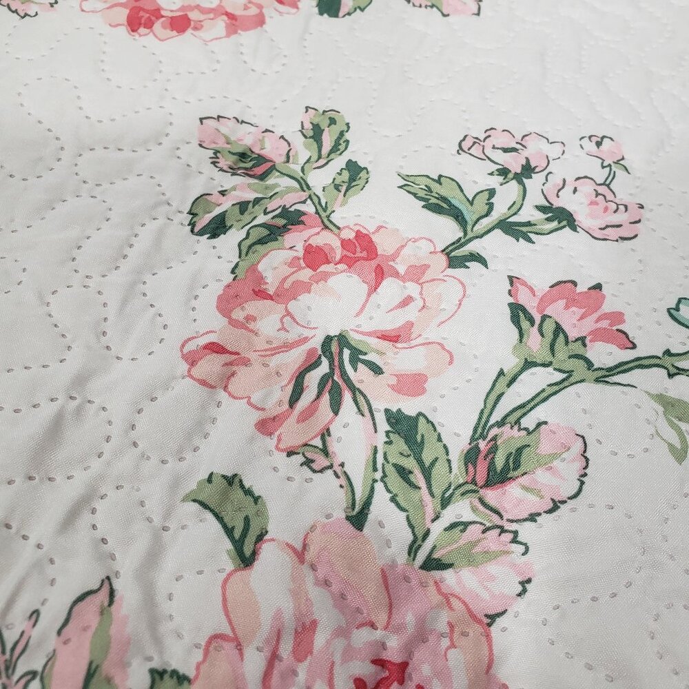 Pair of Shabby Chic Pink & Green Floral Quilted Pillow Shams Standard Size - Picture 3 of 6